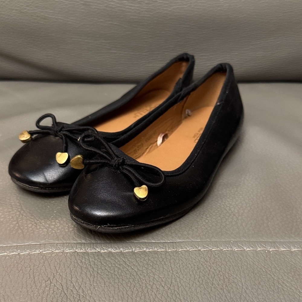 Capelli Black Ballet Flats with Gold Heart Accents size 12